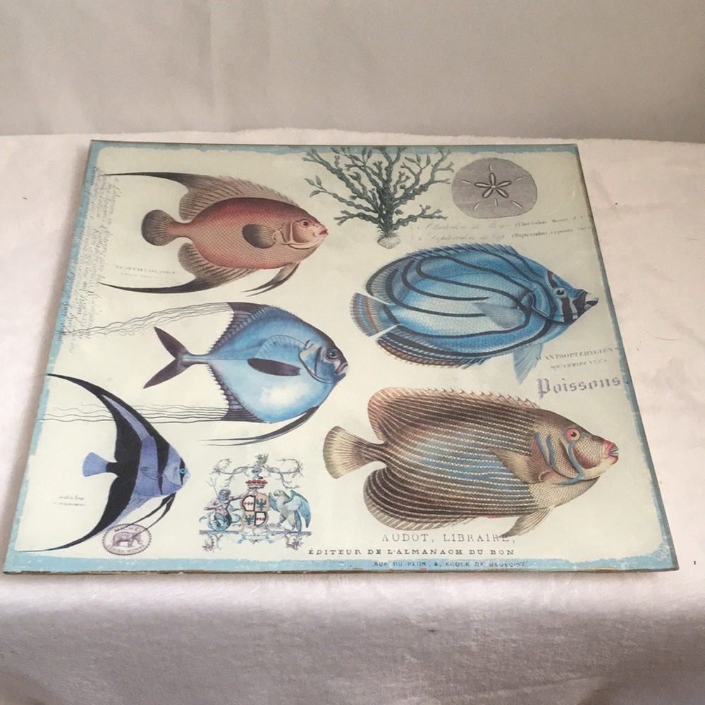 Michel Design Works glass platter with different fish, sand dollar, and sea weed